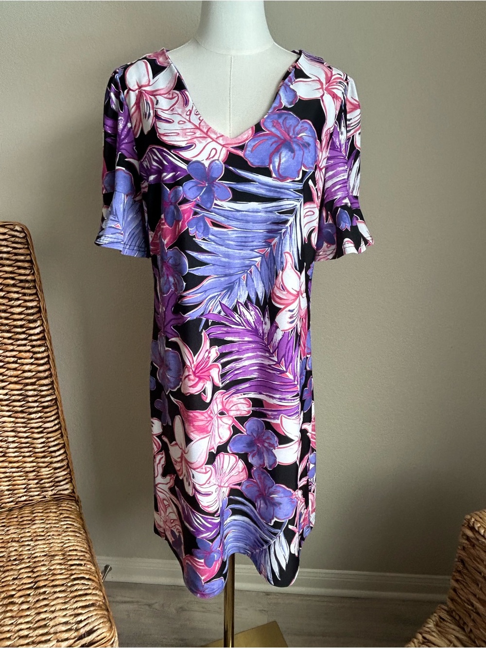Vibrant Purple Floral V-Neck Women’s Dress